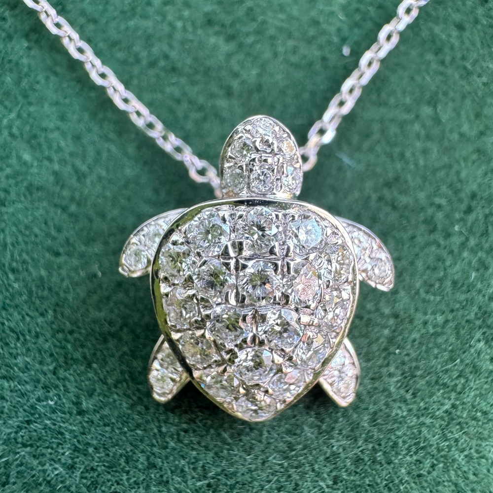 18kt White Gold and Diamond Turtle Pendant